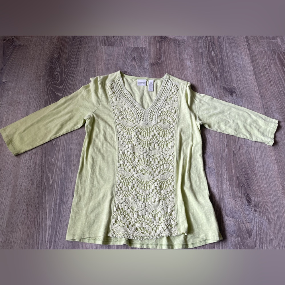 ZENERGY By Chico’s Lime Green Crochet Womens Size 0 Half Sleeve Tee Shirt